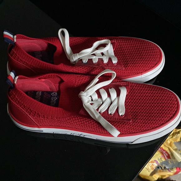 Red Tommy Hilfigers - Picture 5 of 7